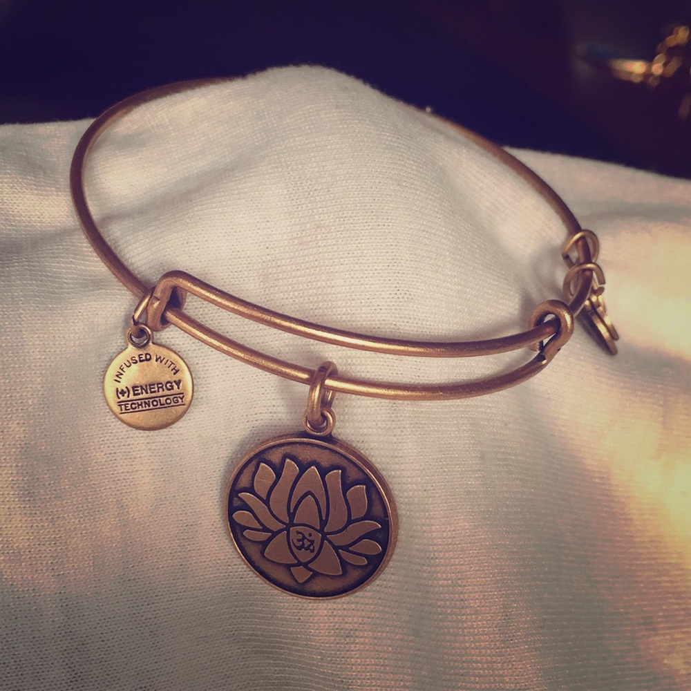 ALEX AND ANI. Energy Lotus